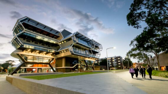 universitas di australia