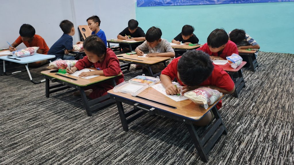 keseruan pembukaan golden english pamulang