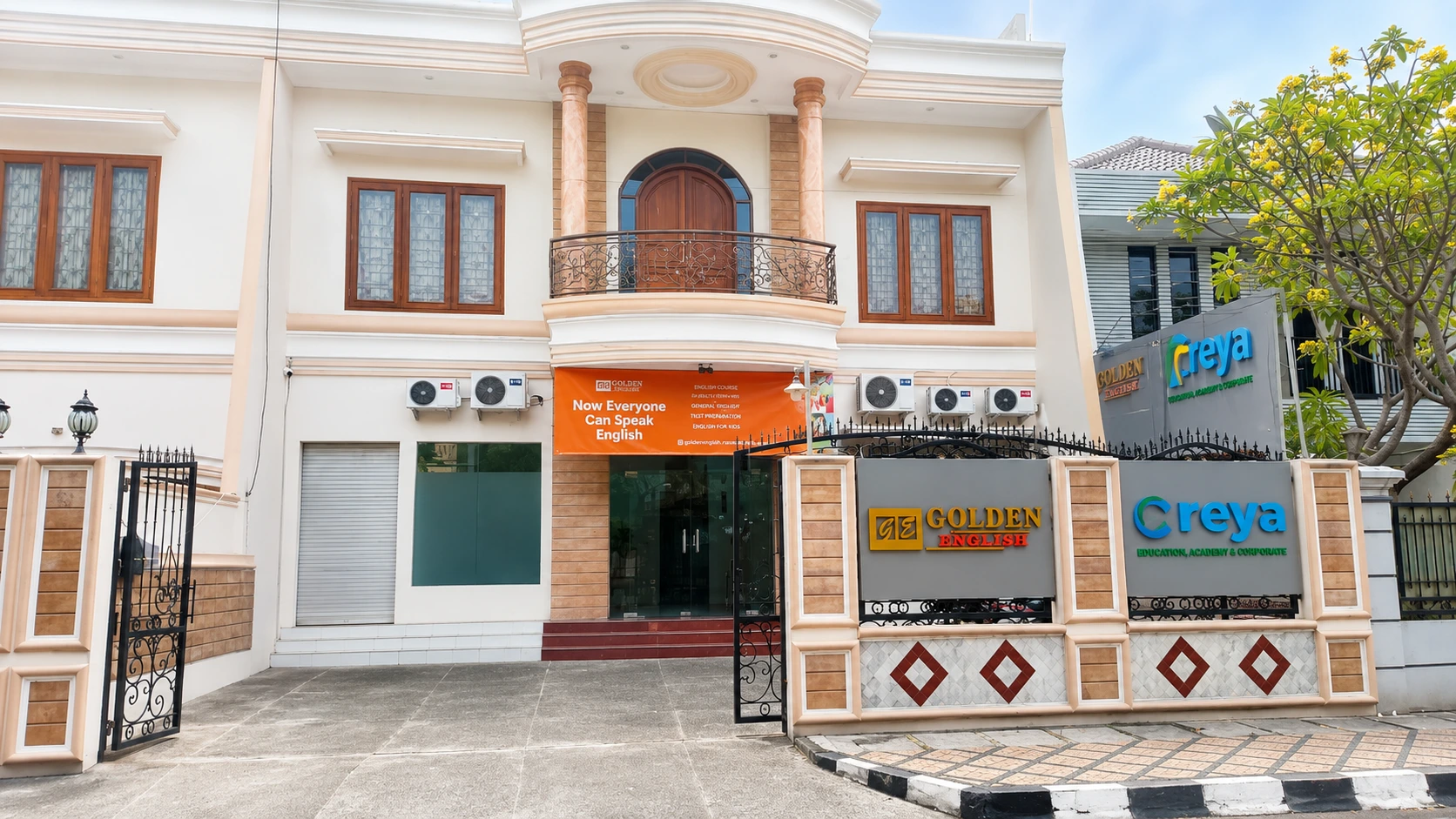 Gedung Golden English cabang Rawamangun, Jakarta Timur